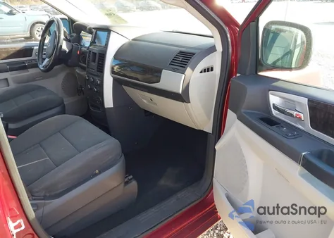 2010 Dodge Grand Caravan Crew z USA, uszkodzony, nr VIN 2D4RN6DX3AR343110